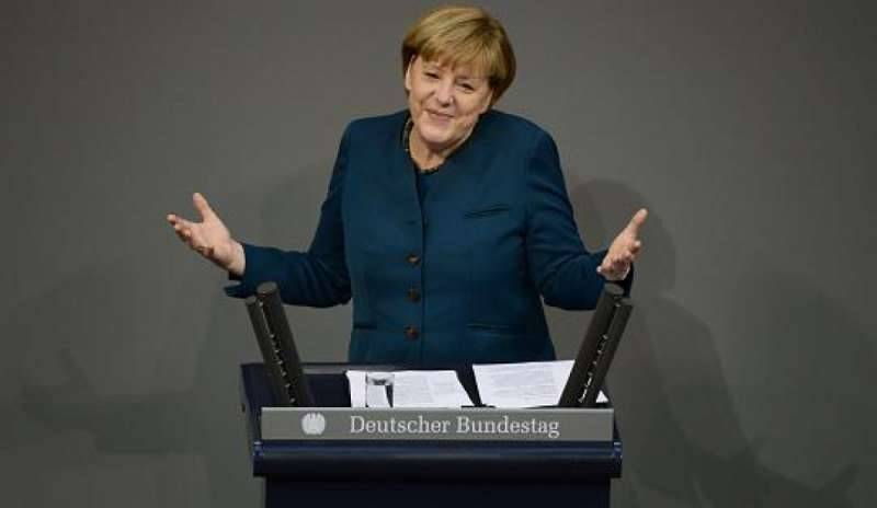 La Merkel al Bundestag: “Bene il bilancio, e che la disciplina prosegua”