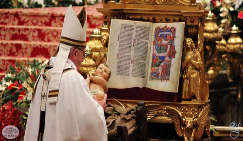 Messa di Natale, Papa Francesco: “Lasciamoci interpellare dai bambini che soffrono”