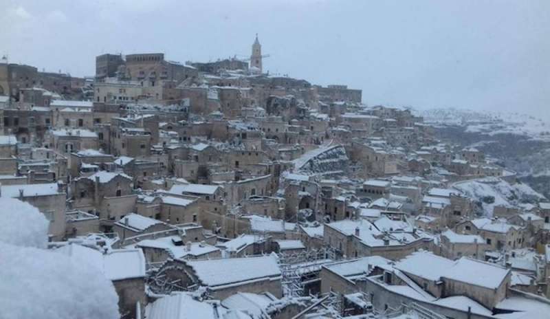 Mezza Italia sotto la neve