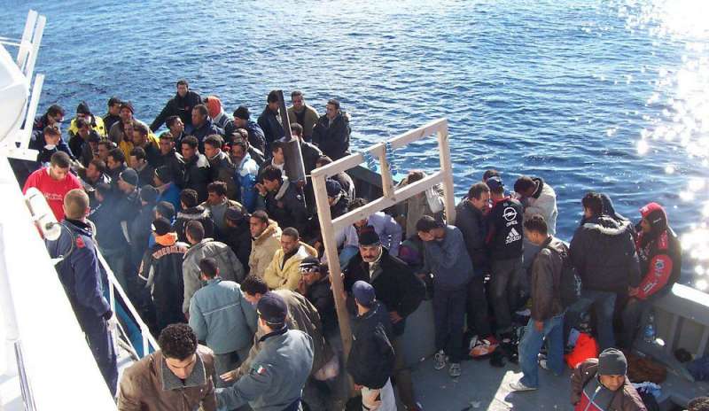 Migranti, esposto all'Aja contro Unione europea ed Italia