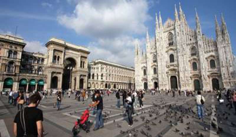 Milano, con la visita del Papa via al piano anti-povertà per bambini