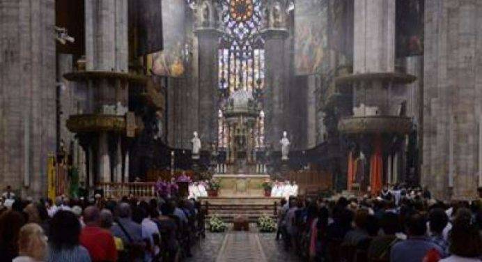 Milano, in Duomo i funerali del Cardinal Tettamanzi. Scola: “Arrivederci in Cristo”