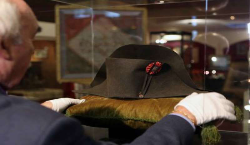 Quasi due milioni di euro pagati per un cappello di Napoleone
