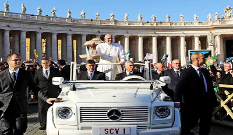 Minacce al Papa, rafforzato il servizio di sicurezza