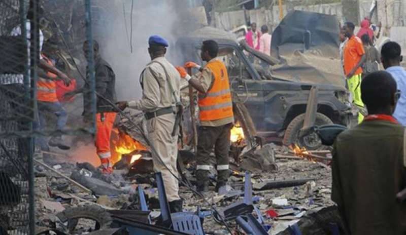 Mogadiscio: attacco in un hotel, almeno 23 i morti