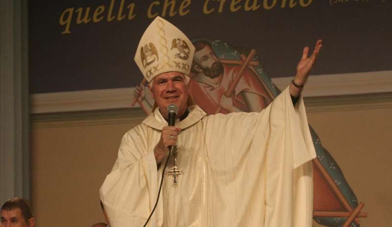 Mons. D'Ercole: “I politici non nascondano la propria fede”