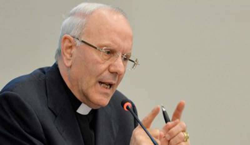 Mons. Galantino: “Pedofilia piaga terribile”