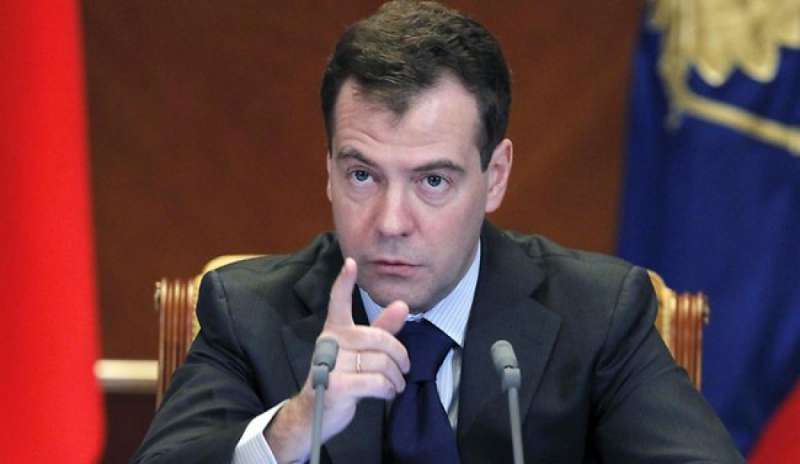 Mosca minaccia l’Occidente. Medvedev: “A rischio la sicurezza globale”