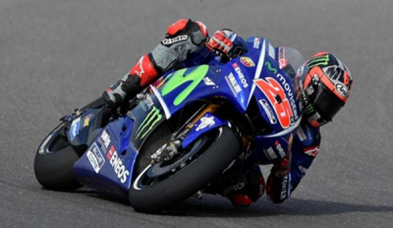 Moto Gp, doppietta Yamaha in Argentina: vince Vinales, secondo Rossi. Cade Marquez
