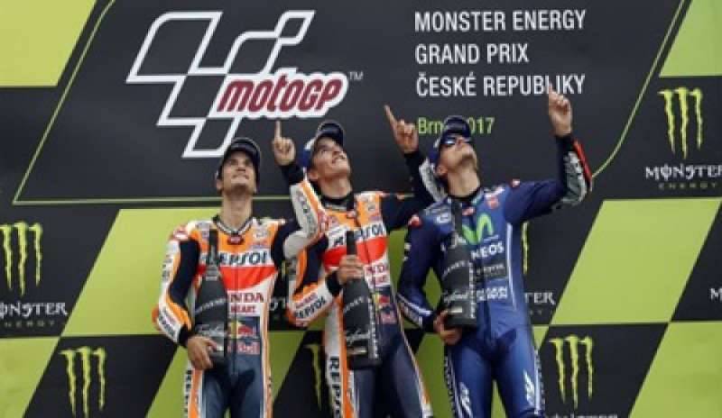 Moto Gp, Marquez padrone a Brno: podio spagnolo con Pedrosa e Vinales