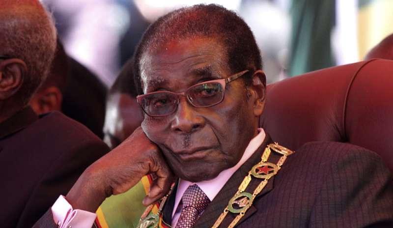 Finisce l'era Mugabe: Harare in festa