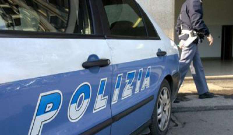 Napoli, minacce agli automobilisti per ottenere denaro: sospesi 13 agenti della Polizia stradale
