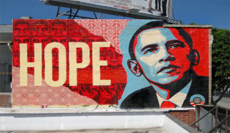 Napoli ospita Obey, al secolo Shepard Fairey: lo street artist che aiutò Obama