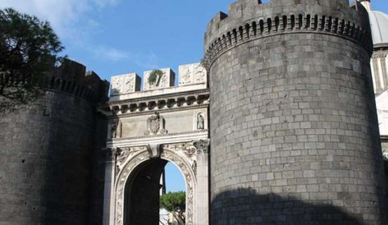 Napoli, ripresi i lavori a Porta Capuana