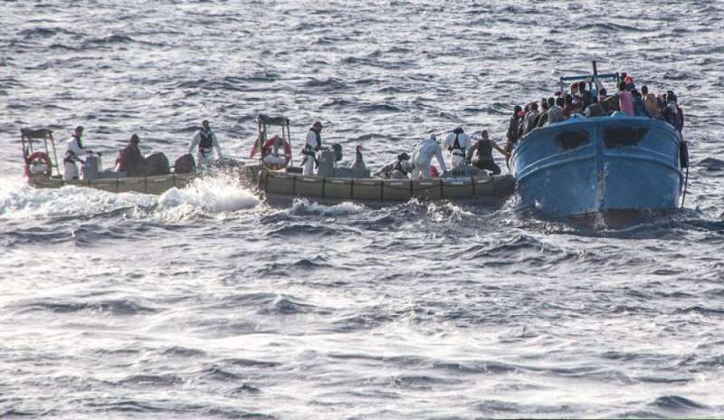 Naufragio al largo della Libia. Un migrante superstite: “A bordo c’erano 140 persone”