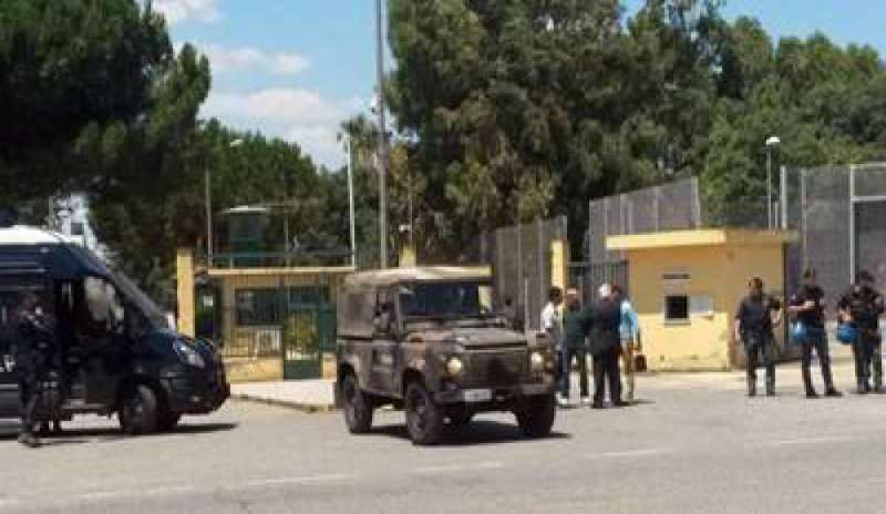 ‘Ndrangheta, 68 fermi per il clan Arena: in mano alla cosca il centro migranti di Isola Capo Rizzuto