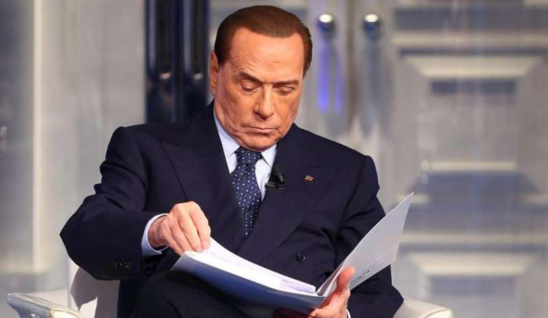 Nessuna sentenza, chiuso il caso Berlusconi