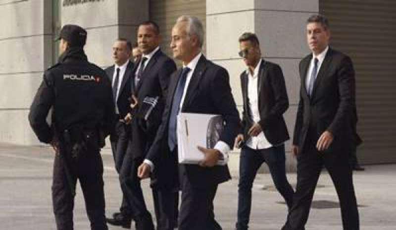 Neymar nella bufera: la Procura di Madrid chiede 2 anni di reclusione per frode