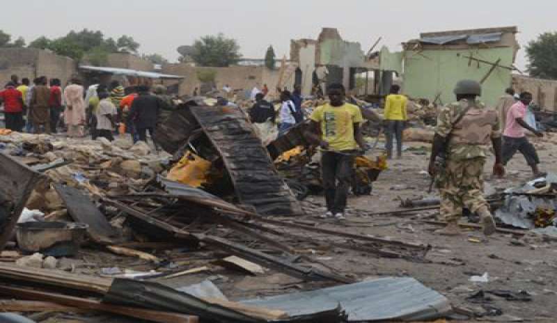NIGERIA, DONNA KAMIKAZE SI FA ESPLODERE IN UN MERCATO: OLTRE 40 MORTI
