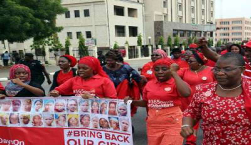 NIGERIA: MANIFESTAZIONI PER 500ESIMO GIORNO DI PRIGIONIA DELLE “RAGAZZE DI CHIBOK”