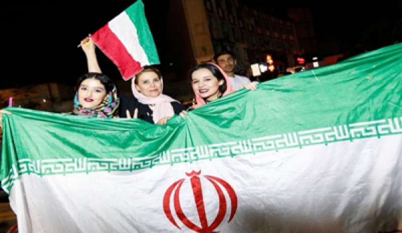 “No al divieto per le donne allo stadio”: appello del capitano dell’Iran