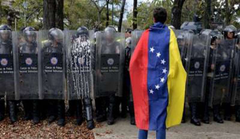 Non si fermano le proteste in Venezuela: uccisi altri due giovani