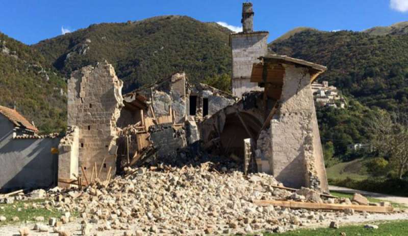 Nuova forte scossa magnitudo 6.5 in Centro Italia: epicentro tra Norcia e Preci