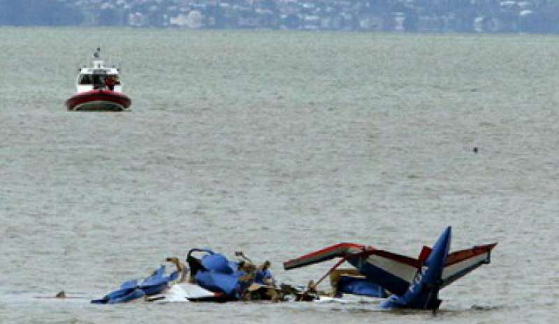 Nuova Zelanda: l’aereo precipita, per salvarsi si buttano con il paracadute