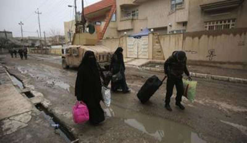 Offensiva su Mosul ovest, il dramma della popolazione: 800 mila civili stretti tra due fuochi