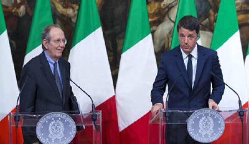 Ok della Camera alla manovra, Renzi: “Le tasse continuano a scendere”