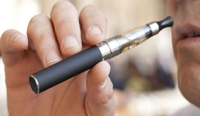 Oms: “Sigarette elettroniche, rischio dipendenza per i minori”