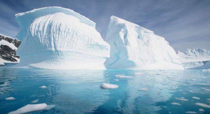 Ecco quanta acqua perdono al giorno gli iceberg della Groenlandia