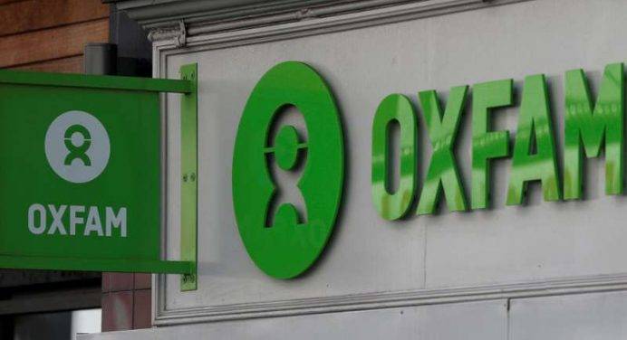 Oxfam, sospesi i finanziamenti governativi