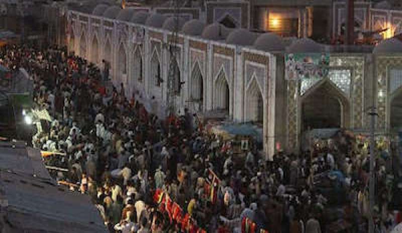 Pakistan, blitz dell’esercito dopo la strage al tempio sufi: “Uccisi 39 terroristi”