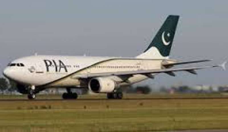 Pakistan: politici in ritardo esclusi dall’aereo