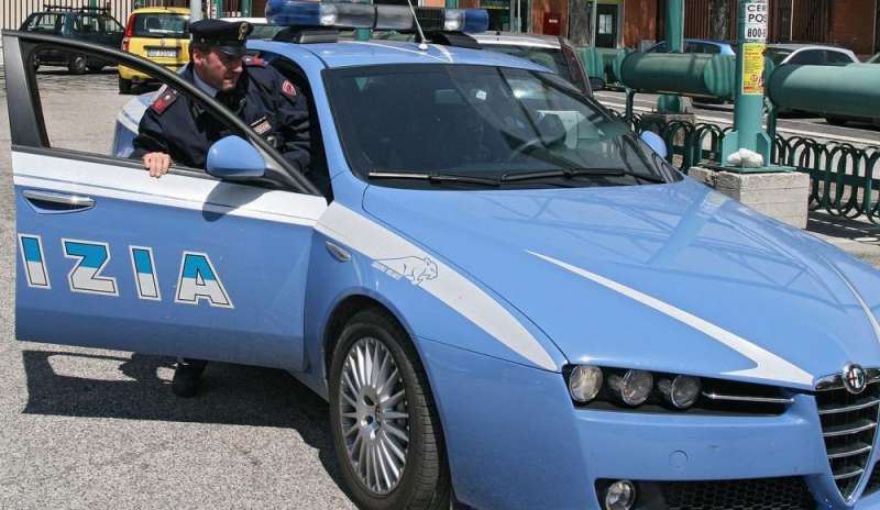 Palermo: droga a domicilio, 16 arresti