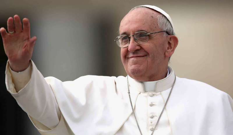 Papa Francesco: “Aiutare le coppie in crisi”