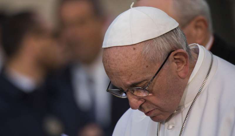 Papa Francesco celebra la messa di apertura
