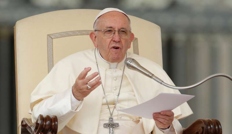Papa Francesco: “Cristo è al fianco dei malati”