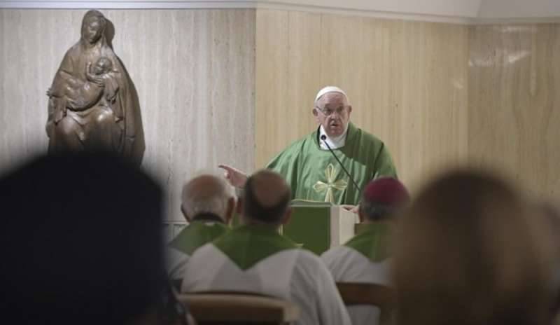 Papa Francesco: “I cristiani troppo rigidi hanno gravi problemi”