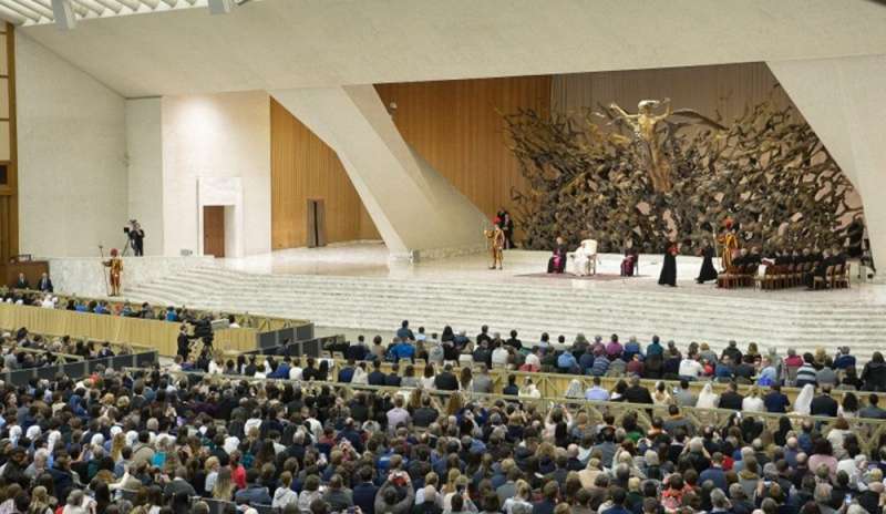 Papa Francesco: “La messa è gratuita, non si paga”