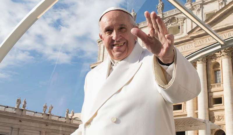 Papa Francesco: “La preghiera vince la solitudine”