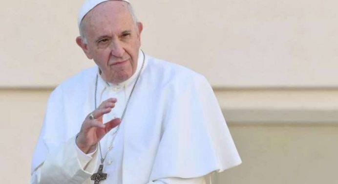 Papa Francesco: “Senza Dio, i governi cadono”