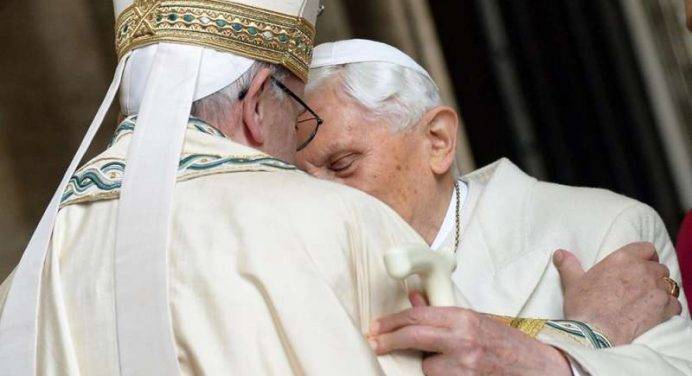 Papa Francesco: “Studiate gli scritti di Benedetto XVI”</p>