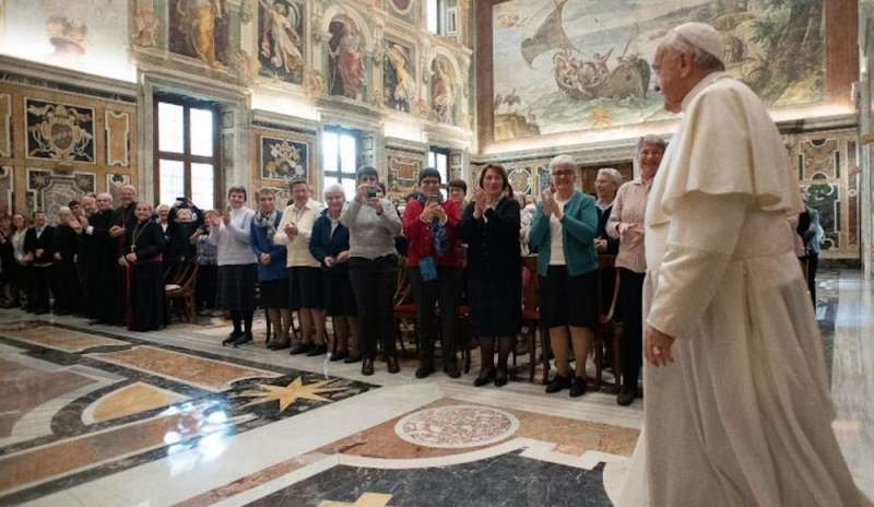 Il Papa alle ausiliari diocesane: “In voi il dono della dedizione”