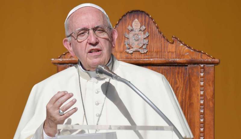 Papa: la Patria ideale “costruisce ponti, non muri”