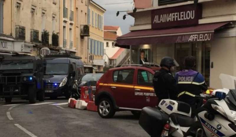 Paura a Saint-Raphael: arrestato l'uomo che si era barricato nel museo