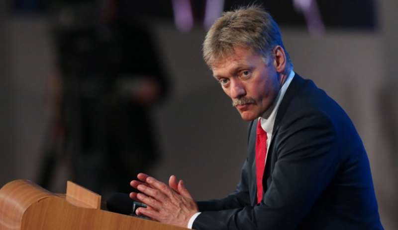 Peskov: “Gli Usa vogliono influenzare il voto”