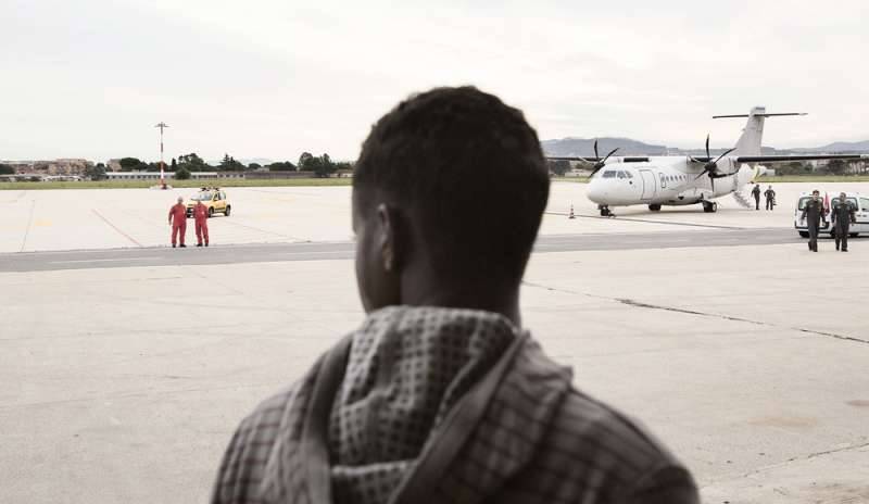 “Più italiani emigrati, meno arrivi dall'Africa”