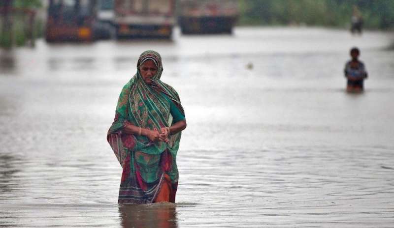 Piogge monsoniche: 12 morti e migliaia di sfollati